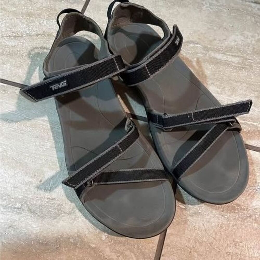 TEVA Women’s sandals size 10 Black Gray